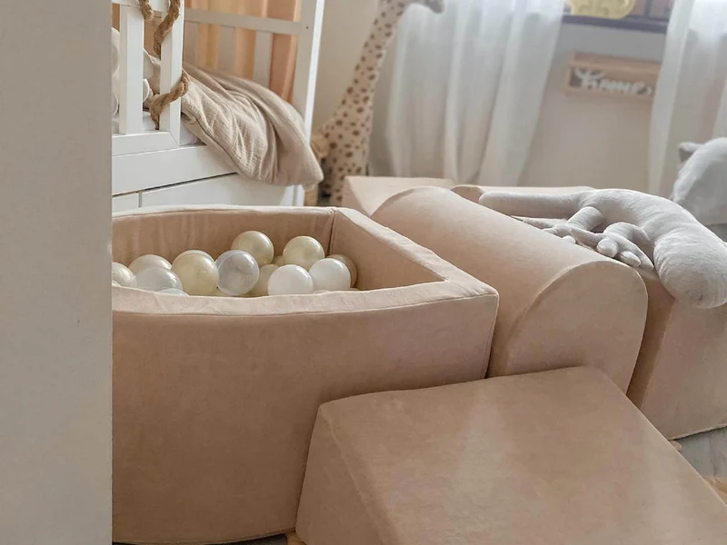Aire de jeux en mousse avec pont et piscine micro velvet soft beige + 100 balles