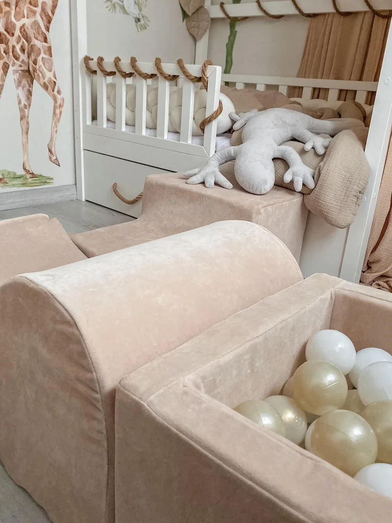 Aire de jeux en mousse avec pont et piscine micro velvet soft beige + 100 balles