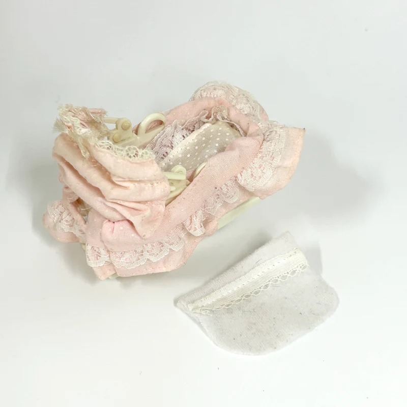 [used] Pink Cradle Sylvanian Families Calico Critters