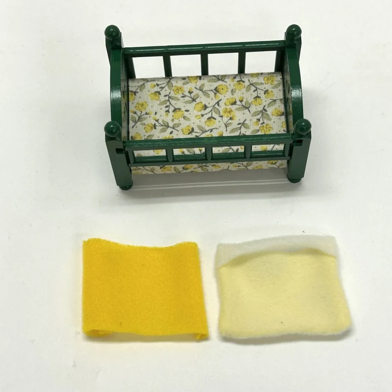 [Used] GREEN BABY BED KA-26 Vintage Sylvanian Families