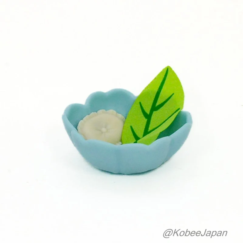 Secret Forest Series Blue Flower Bed Familymart 2023 Sylvanian Families Calico Critters