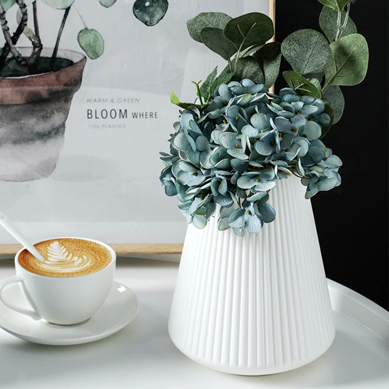 Vase Blanc Plastique