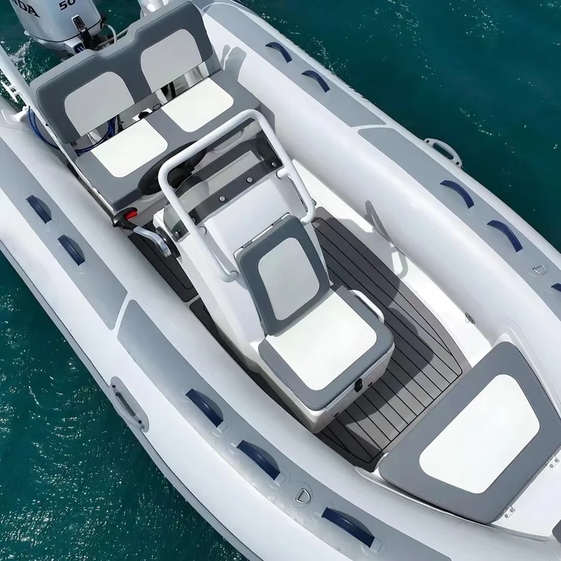 Bateau Gonflable Alu 6 Places