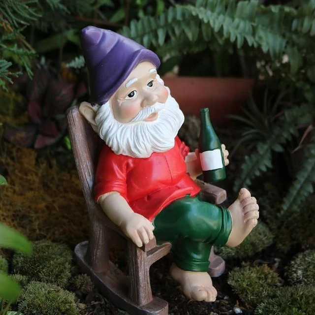 Nain de Jardin Assis