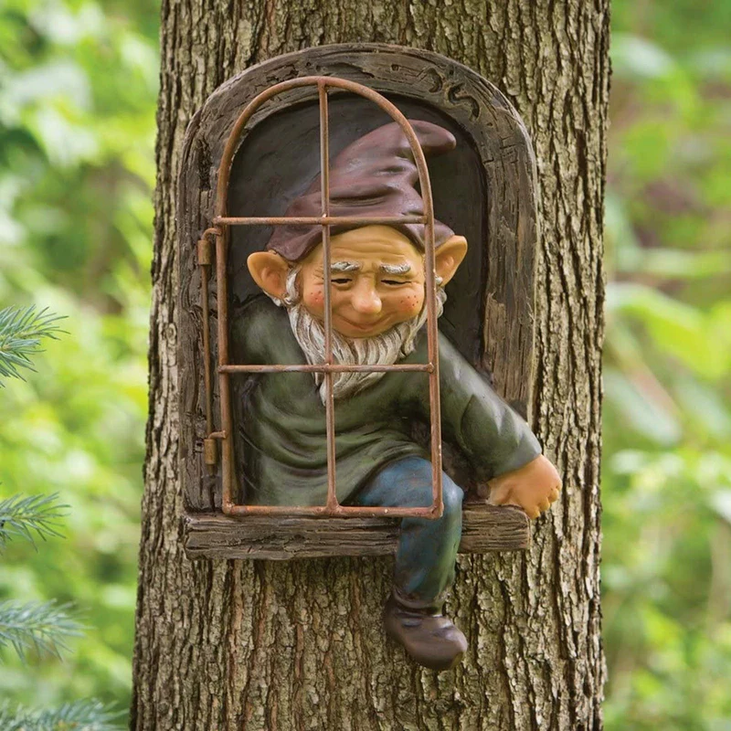 Nain de Jardin Qui Sort D'une Fenêtre