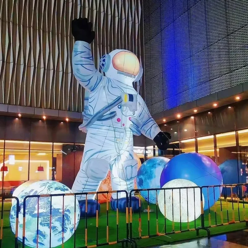 Décoration Gonflable Astronaute LED Mascotte