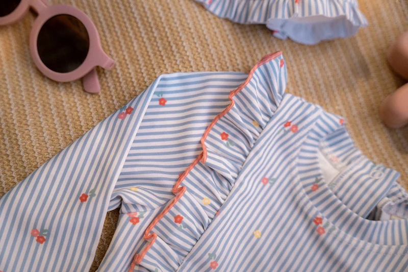 Little Dutch Langarm-Schwimmshirt Sunny Flowers Blue