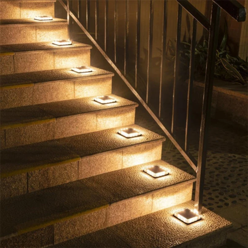 Solcelledrevet LED Jordlampe til Have og Stier