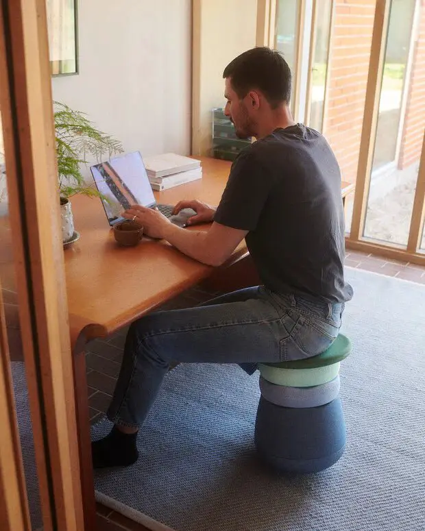 Stapelstein® Dynamic all – Tabouret modulaire pour le mouvement et la concentration à tout âge