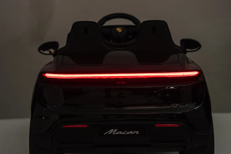 Porsche Macan Turbo, Elektrische Kinderauto Met Een Lithium Accu, Muziek Module, Rubberen Banden En Meer.