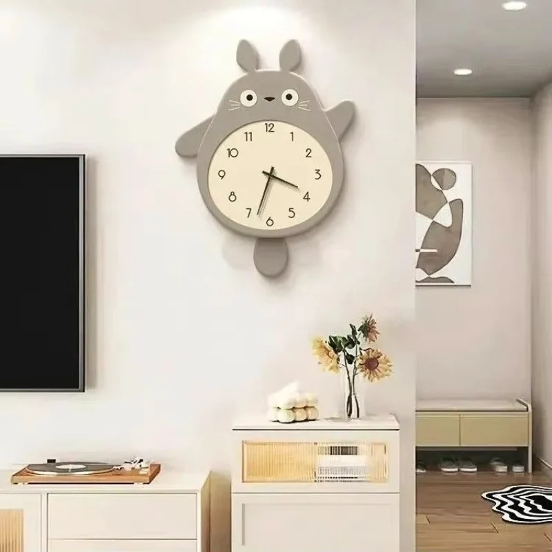 CuteClock – Dekorativt Vægur med Tegneserie Kat