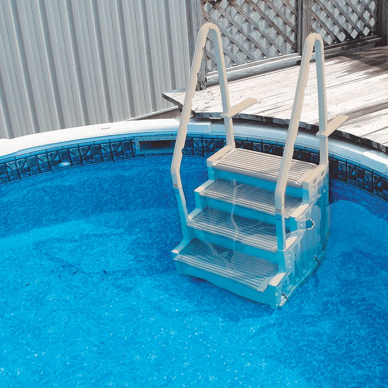 Marche pour piscine hors terre à fond plat