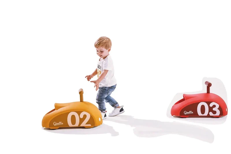 Porteur Ginetta Jaune 360 Degres Robuste Design Pour Tout Petit Explorateur 1 A 4 Ans Italtrike