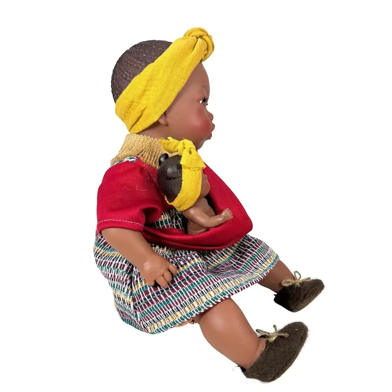 Poupée Alika avec bébé Burgundy