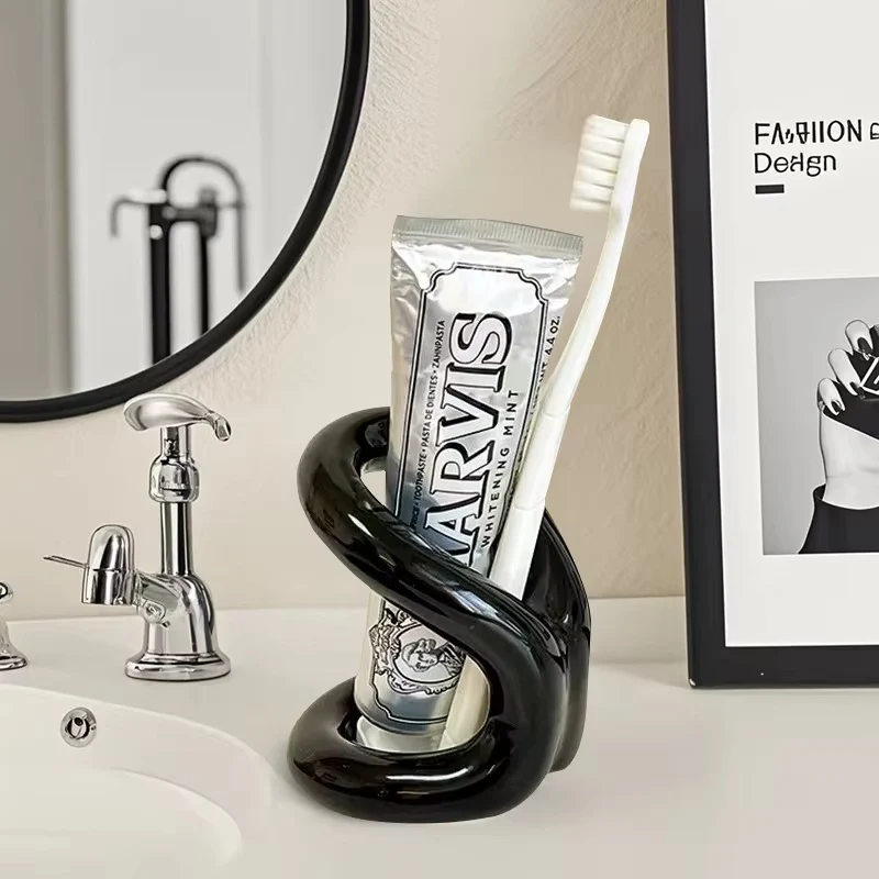 ToothNest – Tandbørsteholder med Buet Design