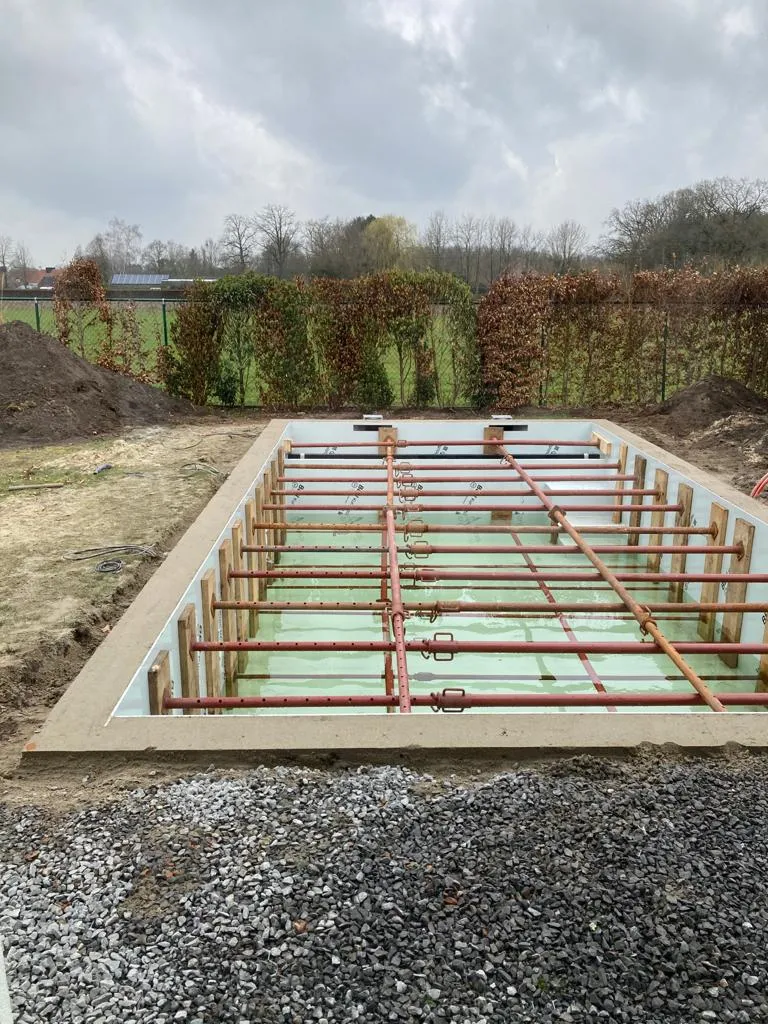 Polypropyleen zwembad lichtgrijs met rechte trap - 1000 x 400 x 150 cm