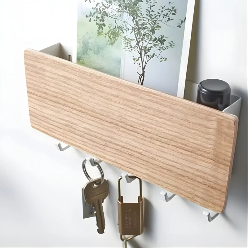 HangMate – Vægmonteret Reol med Flere Krog og Rektangulært Design