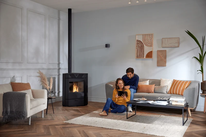 Qlima Pelletkachel Isotta 94 S-Line 9,84 kW – Hoekmodel, Zwart