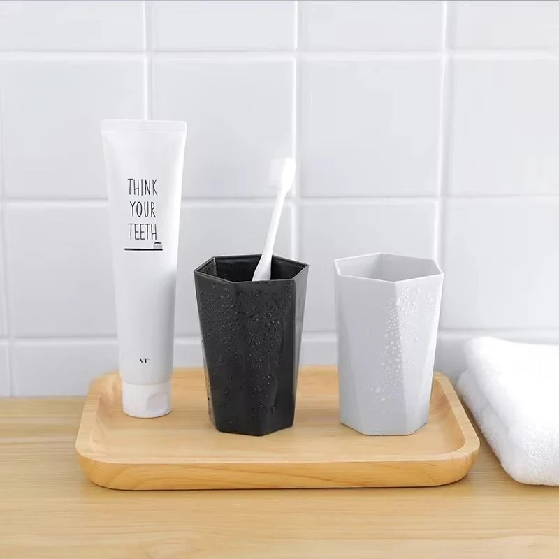 SmartHold - Badeværelsestilbehørsholder med bærbart design