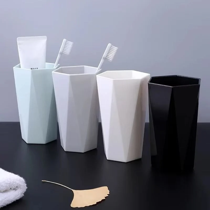 SmartHold - Badeværelsestilbehørsholder med bærbart design