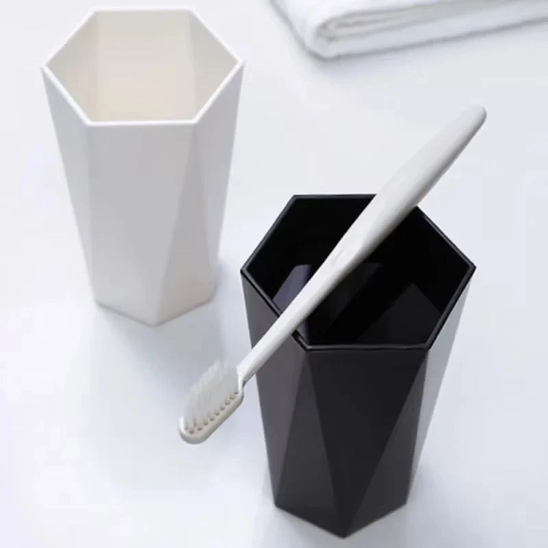 SmartHold - Badeværelsestilbehørsholder med bærbart design