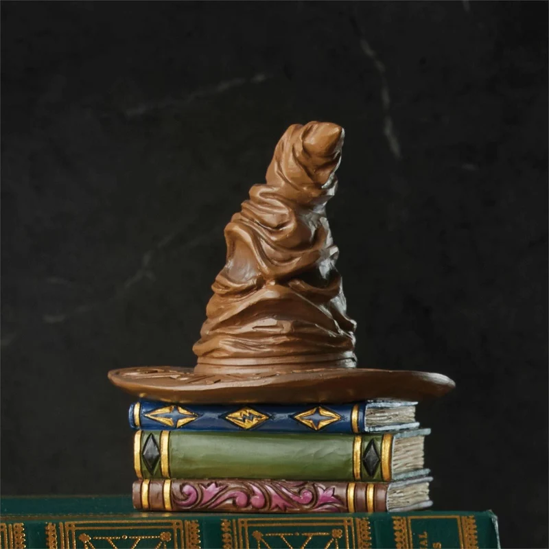Statuina Mini Cappello Parlante su Libri Magici Harry Potter Wizarding World