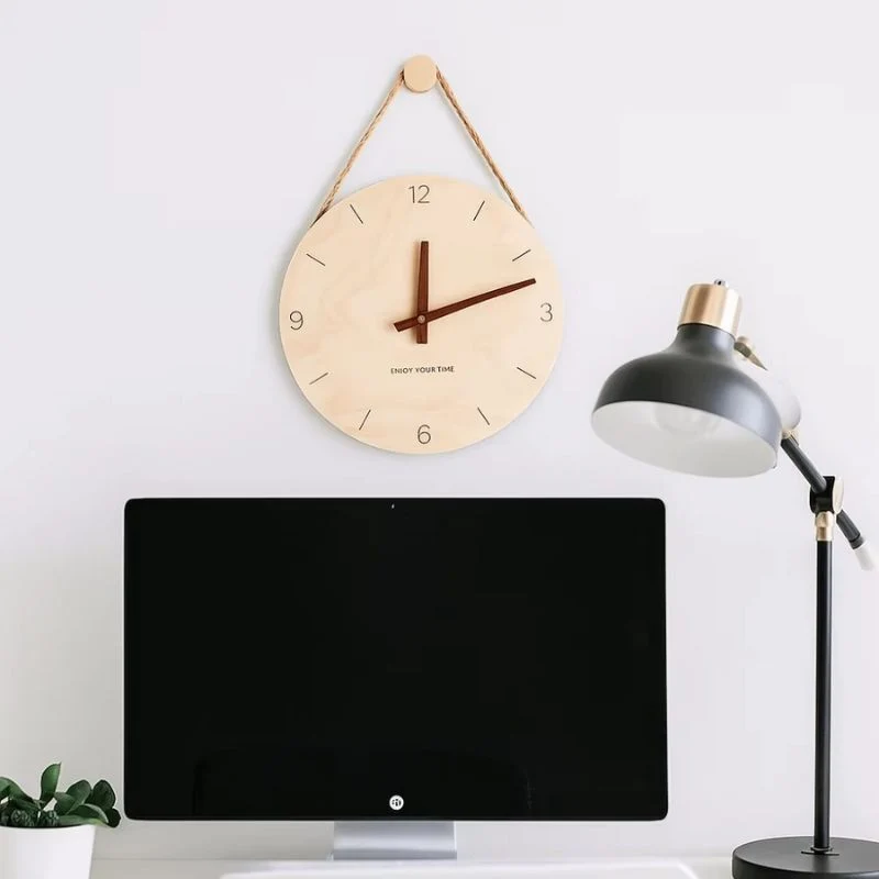 TimeCircle – Minimalistisk vægur med ophængende rundt design