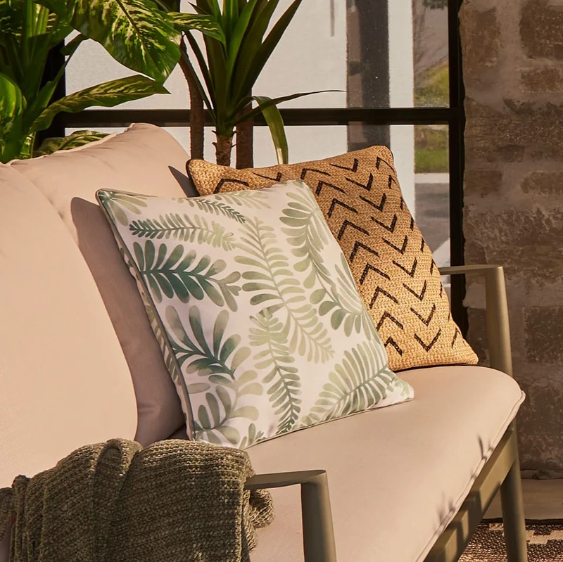 Coussin extérieur 18 x 18 po - Imprimé feuille vert sauge