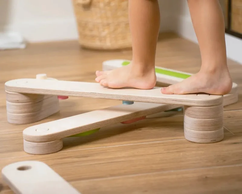 Ensemble de Poutres d'Équilibre en Bois - 8 Poutres, Poutre d'Équilibre à Double Face - Jeu de Motricité Enfant - Happymoon