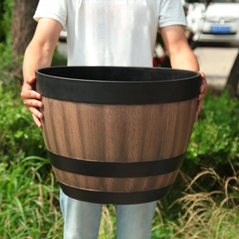 RusticoBarrel – Plantekrukke i Resin med Drænhuller