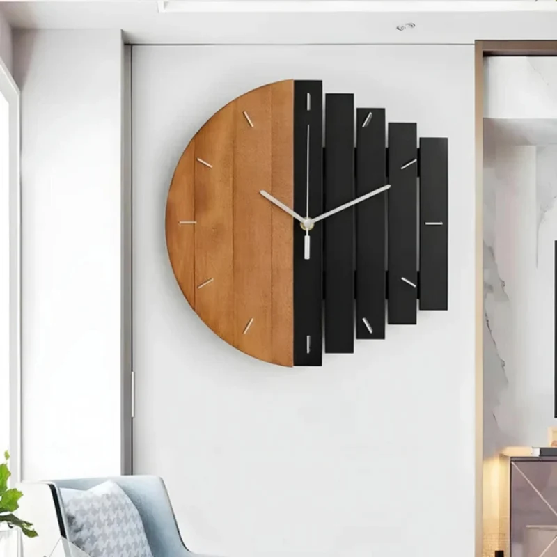 WoodForm – Rustik vægur i træ med klassisk 3D-design