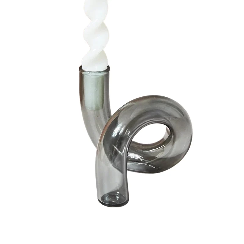 GlowVerra – Skulpturel Lysestage med Buet, Moderne Design