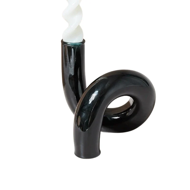 GlowVerra – Skulpturel Lysestage med Buet, Moderne Design