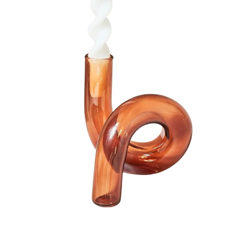 GlowVerra – Skulpturel Lysestage med Buet, Moderne Design