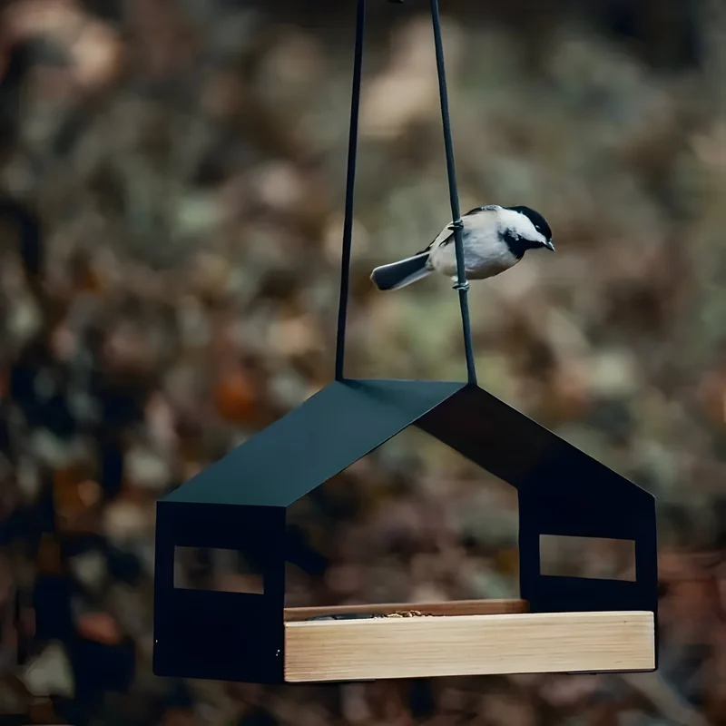 TweetWood – Hængende fuglehus med naturligt design til et livligt haveliv