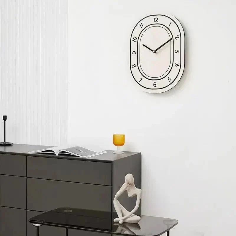 EllipTime - Minimalistisk elliptisk vægur med moderne elegance