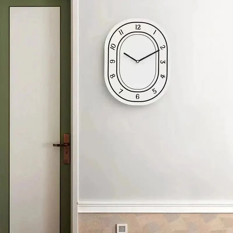 EllipTime - Minimalistisk elliptisk vægur med moderne elegance