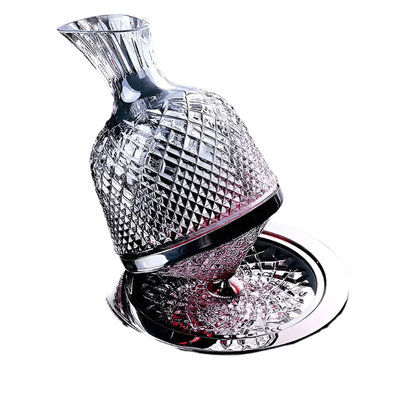SpineElle - Elegant serveringskaraffel i krystal med roterende bund og facetslebet design