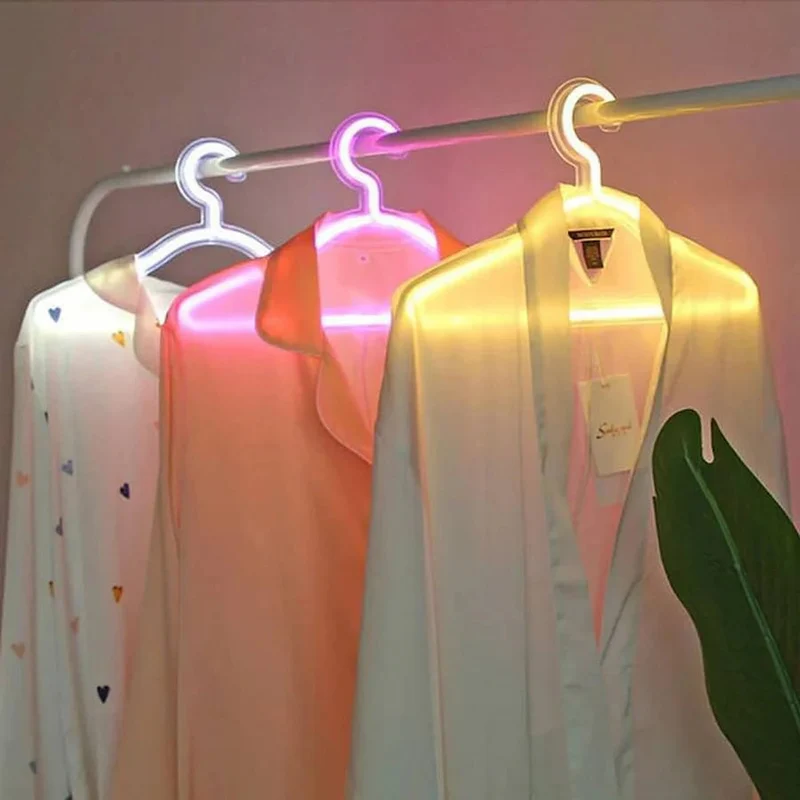 LumaHook - Elegante, oplyste bøjler med bevægelsessensorbelysning