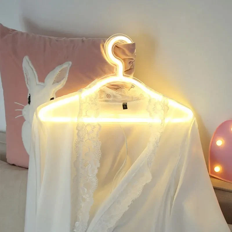 LumaHook - Elegante, oplyste bøjler med bevægelsessensorbelysning