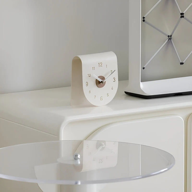 ClariClock – Elegant bordur med naturligt look og klare tal