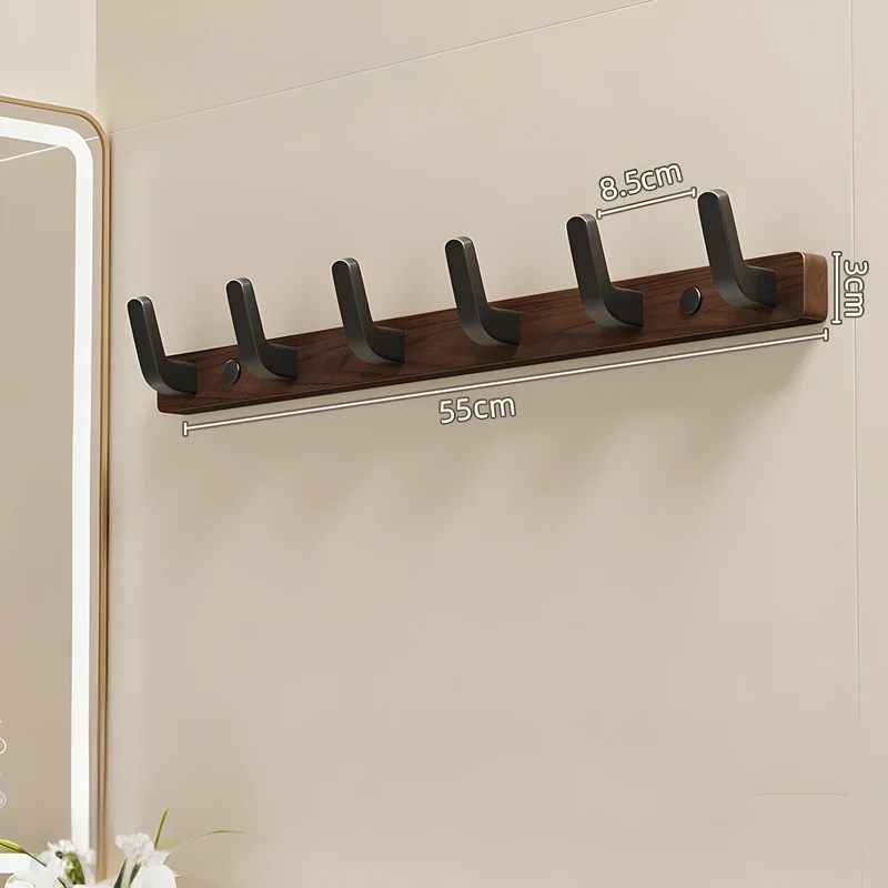 WalnutWisp - Minimalistisk vægkrog med naturlig træåring og glat finish