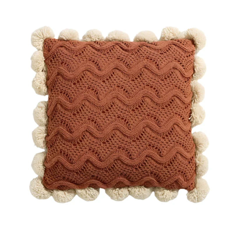 CozyTassel – Stilfuldt pudebetræk med pompon detaljer for et dekorativt touch
