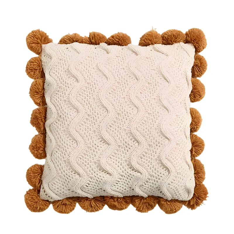 CozyTassel – Stilfuldt pudebetræk med pompon detaljer for et dekorativt touch