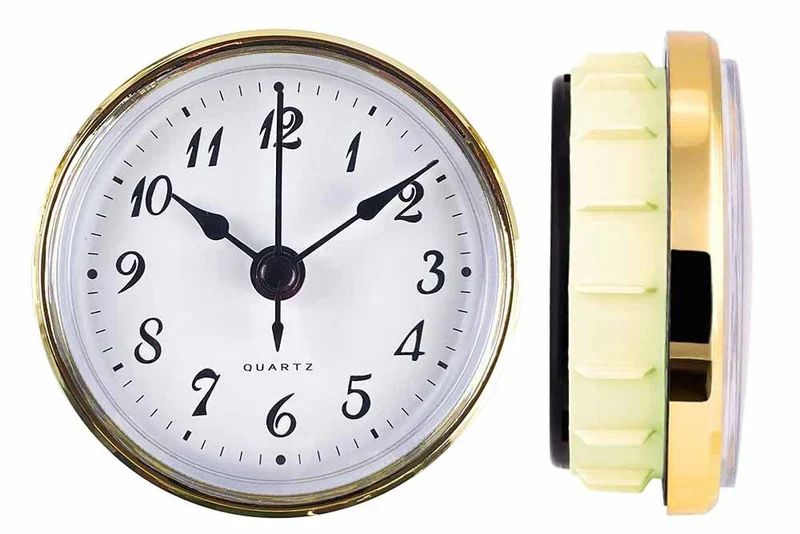 ModiCore – Kompakt moderne vægur med minimalistisk charme