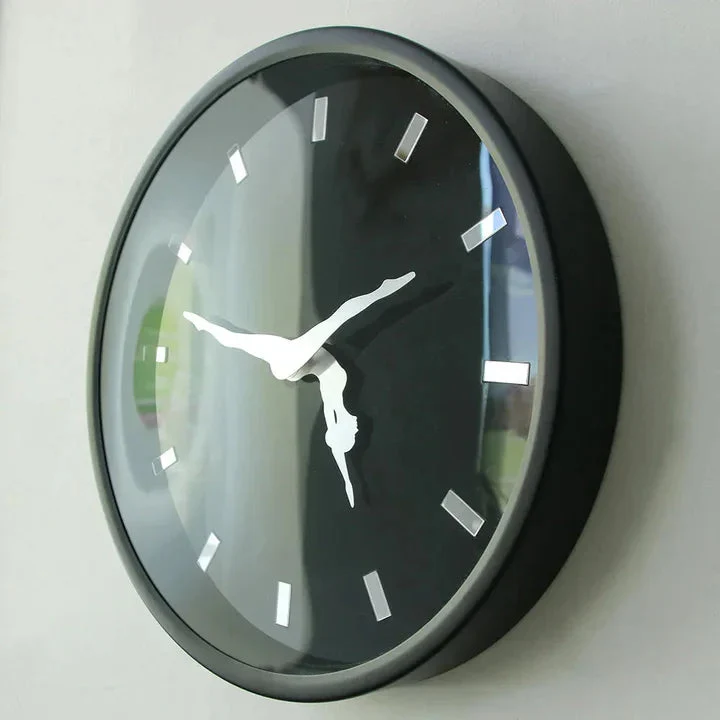 TikTime – Elegant ballerina-inspireret rundt vægur med delikat design og stille bevægelser