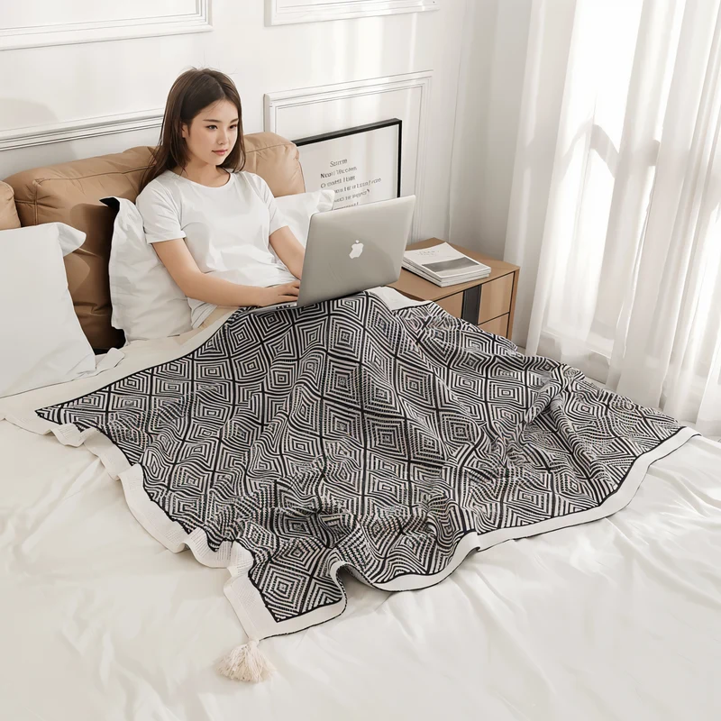 ComfyNest – Geometrisk mønster tæppe til sofa og seng med moderne stil