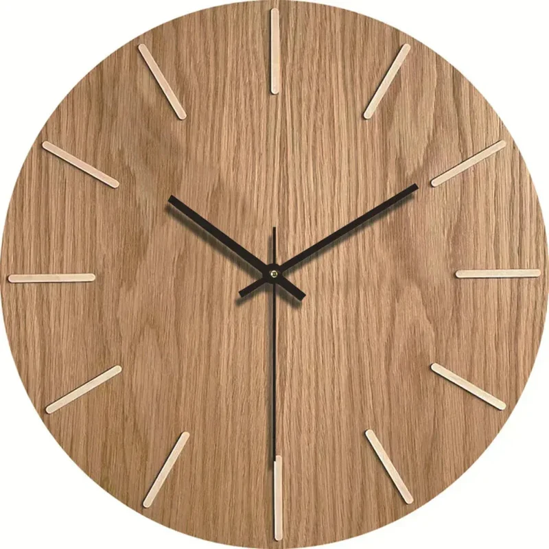 TimeCraft – Rundt vægur med store tal og rustikt design i naturligt træ