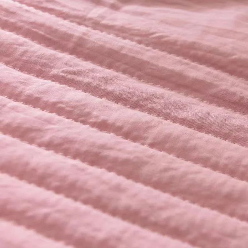CozyWrap – Blødt tekstureret tæppe med kontraststrimler for komfort og stil
