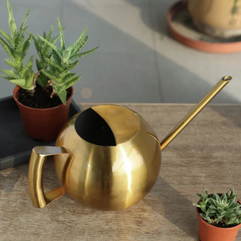 AquaFlow - Minimalistisk vandkande til stilfuld og præcis plantepleje